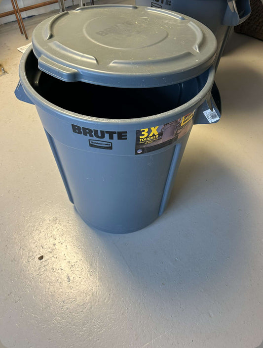 Brute Trashcan